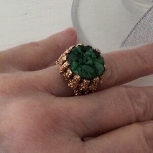 Stunning 14k solid gold ring with carved jade